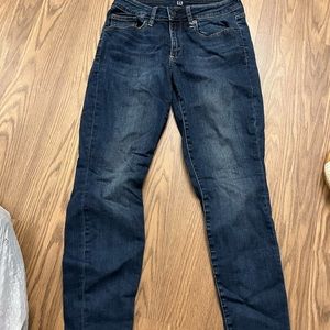 Gap 28 Curvy True Skinny Jeans